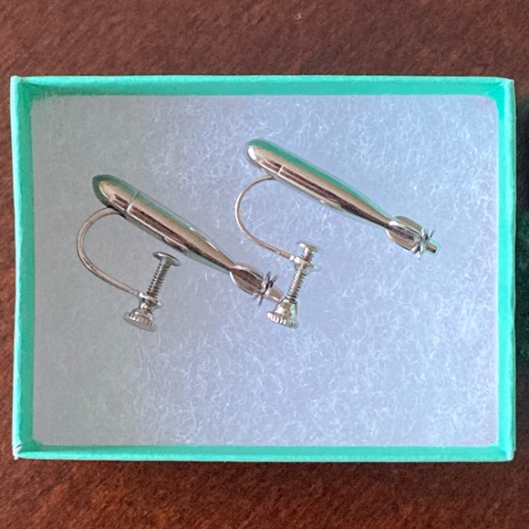Rare World War II Era “Sweetheart Jewelry" Torpedo Earrings - Picture 3 of 7
